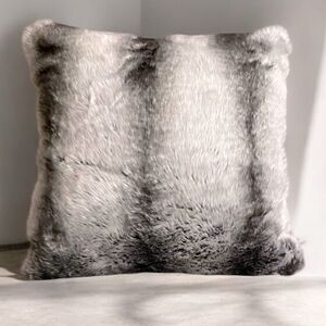NWOT NEW Aviva Stanoff Grey Faux Fur Luxury Down Pillow 20" x 20" Bloomingdale's